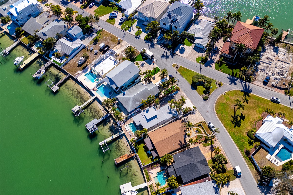 Beautiful Waterfront Community!