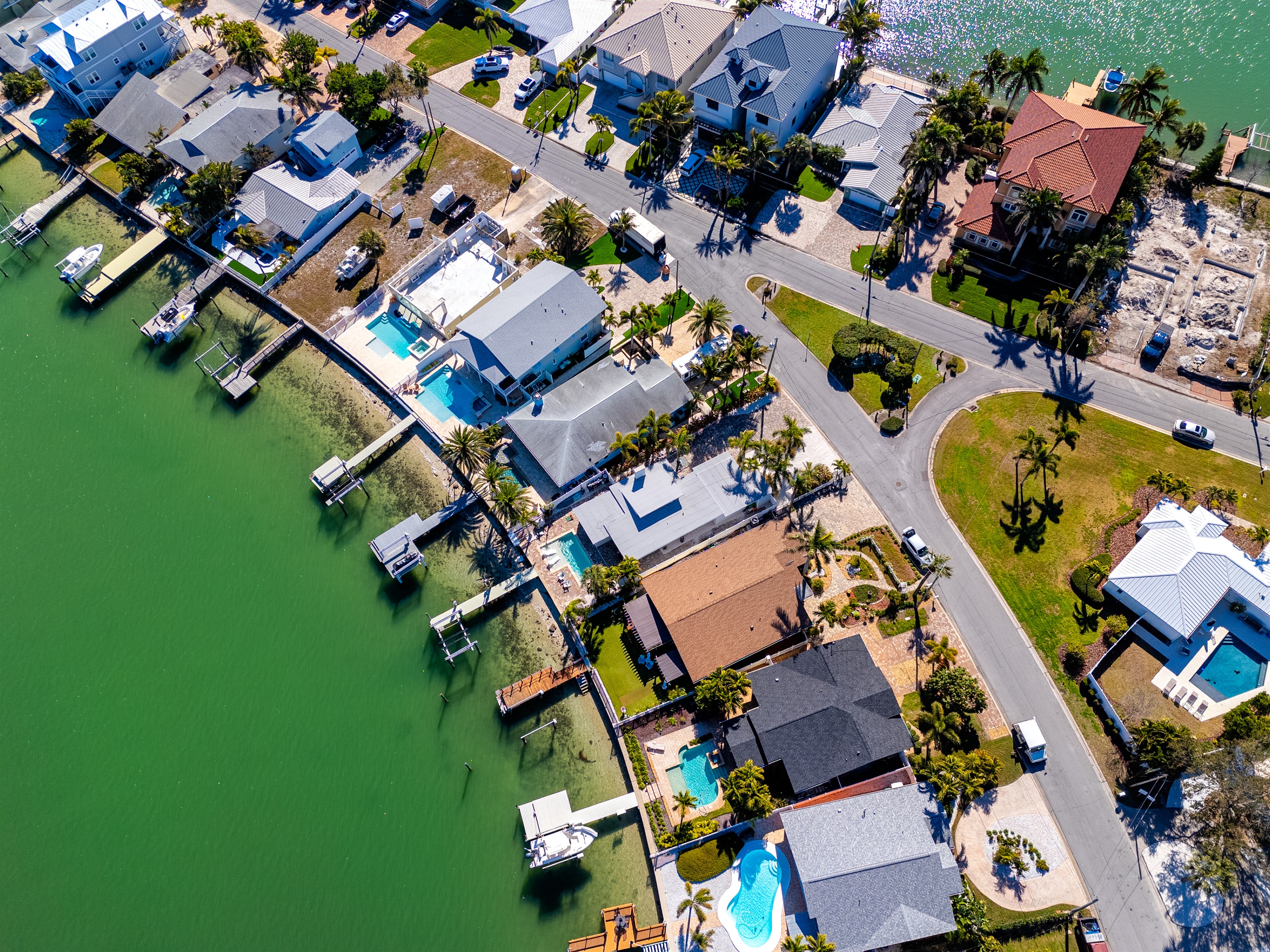 Beautiful Waterfront Community!