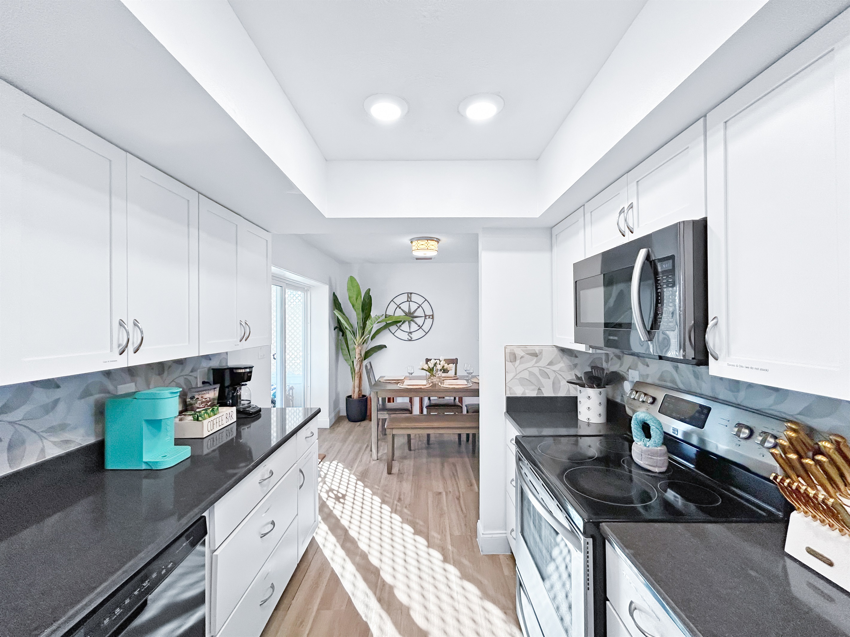 🍳 Cook, gather, repeat — kitchen opens to dining