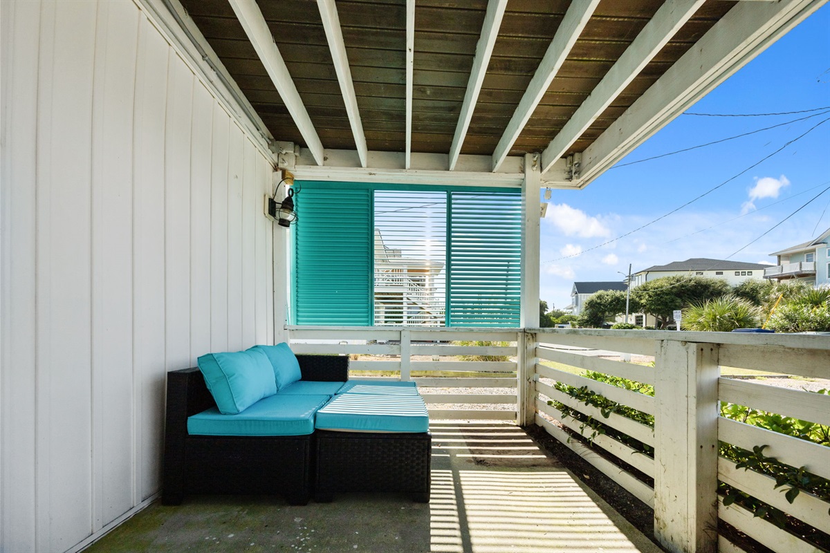 Downstairs porch area