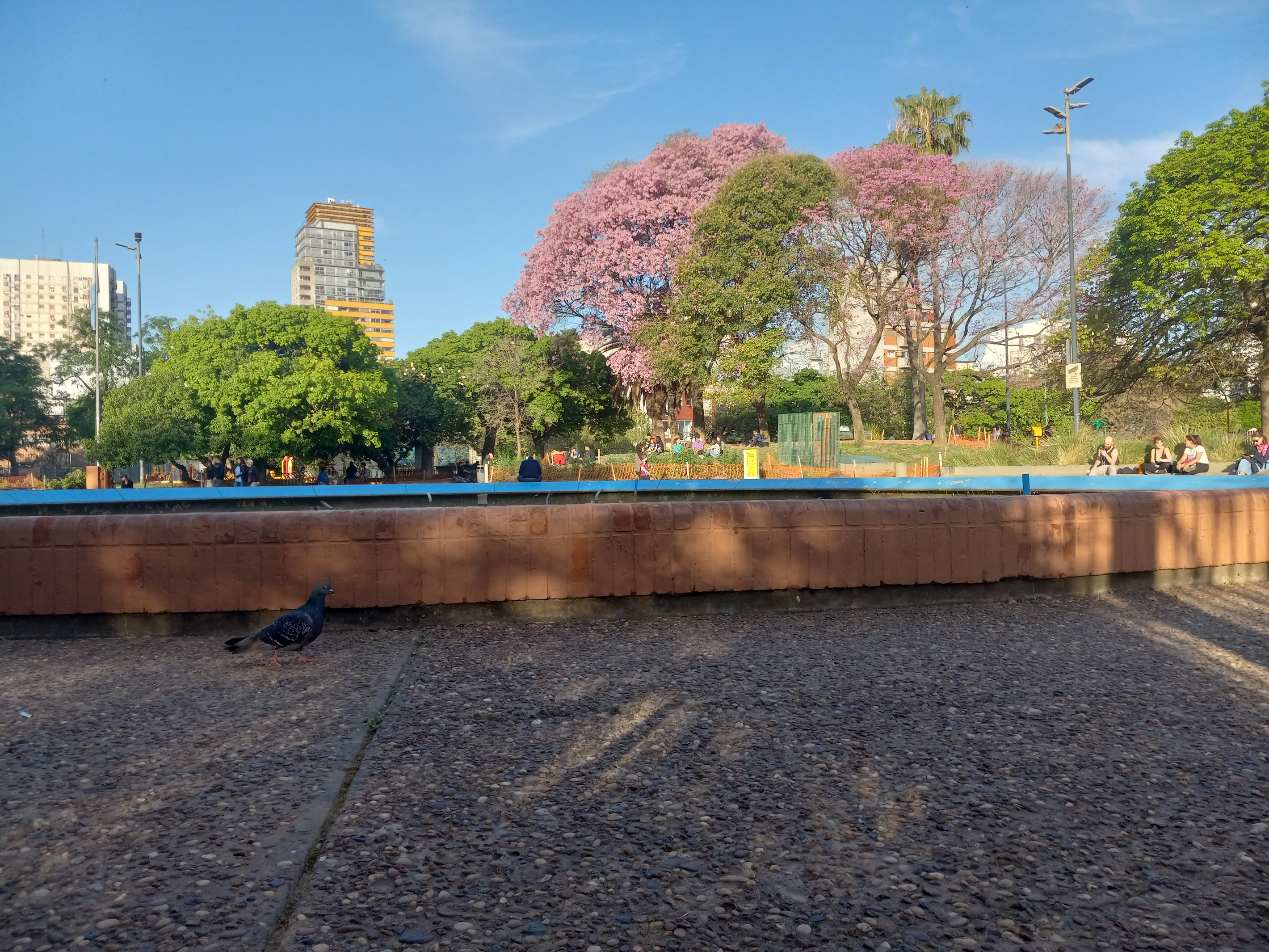 Plaza Armenia, Palermo Soho.
Gobonobo. https://commons.wikimedia.org/wiki/File:Plaza_Inmigrantes_de_Armenia.jpg
https://creativecommons.org/licenses/by-sa/3.0/