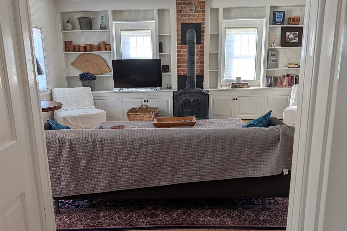 entering living room from kitchen area