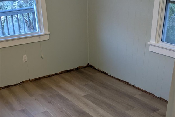 Floors coming along nicely in all rooms.