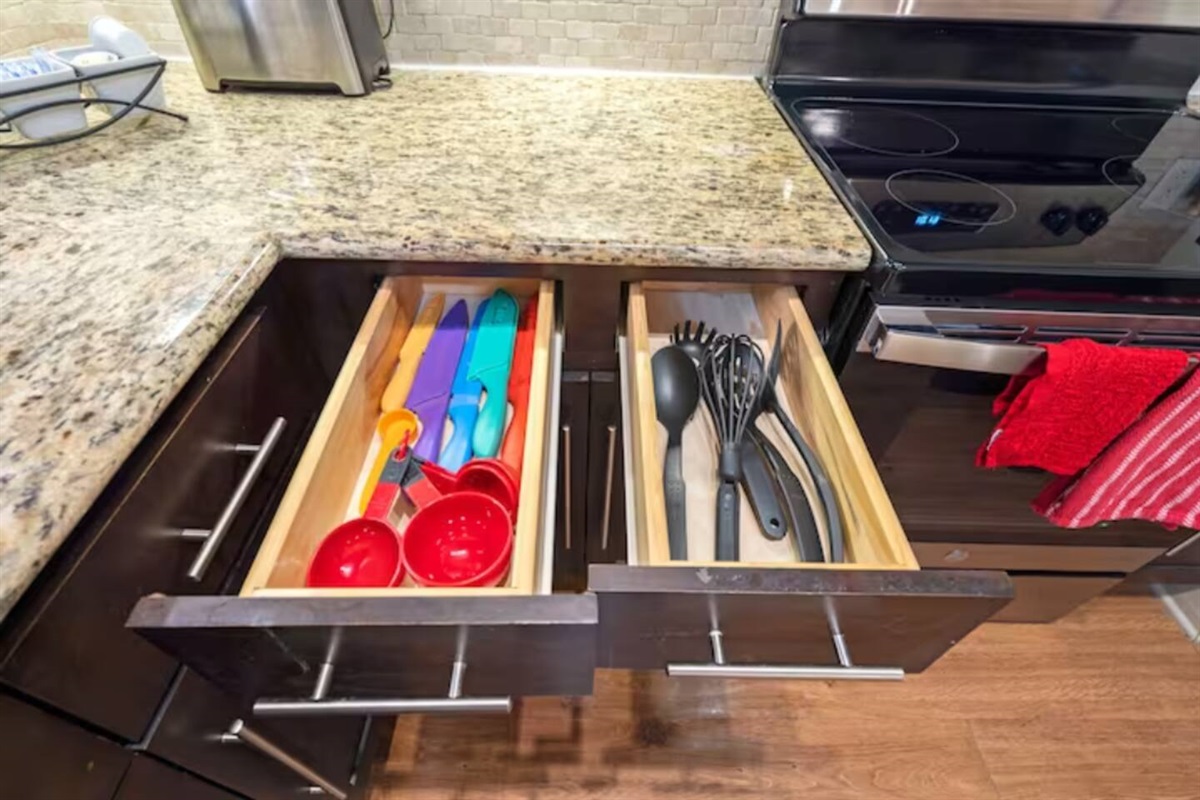 Organized Drawer / Utensils