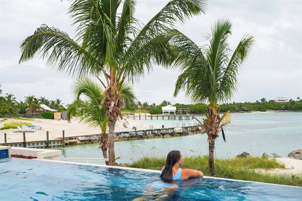 HEATED, INFINITY POOL by the Cabana overlooking the Sea of Abaco and the Zipline at Sea Glass Found! 