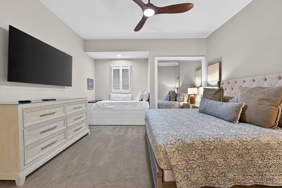Second King Bedroom with twin day bed