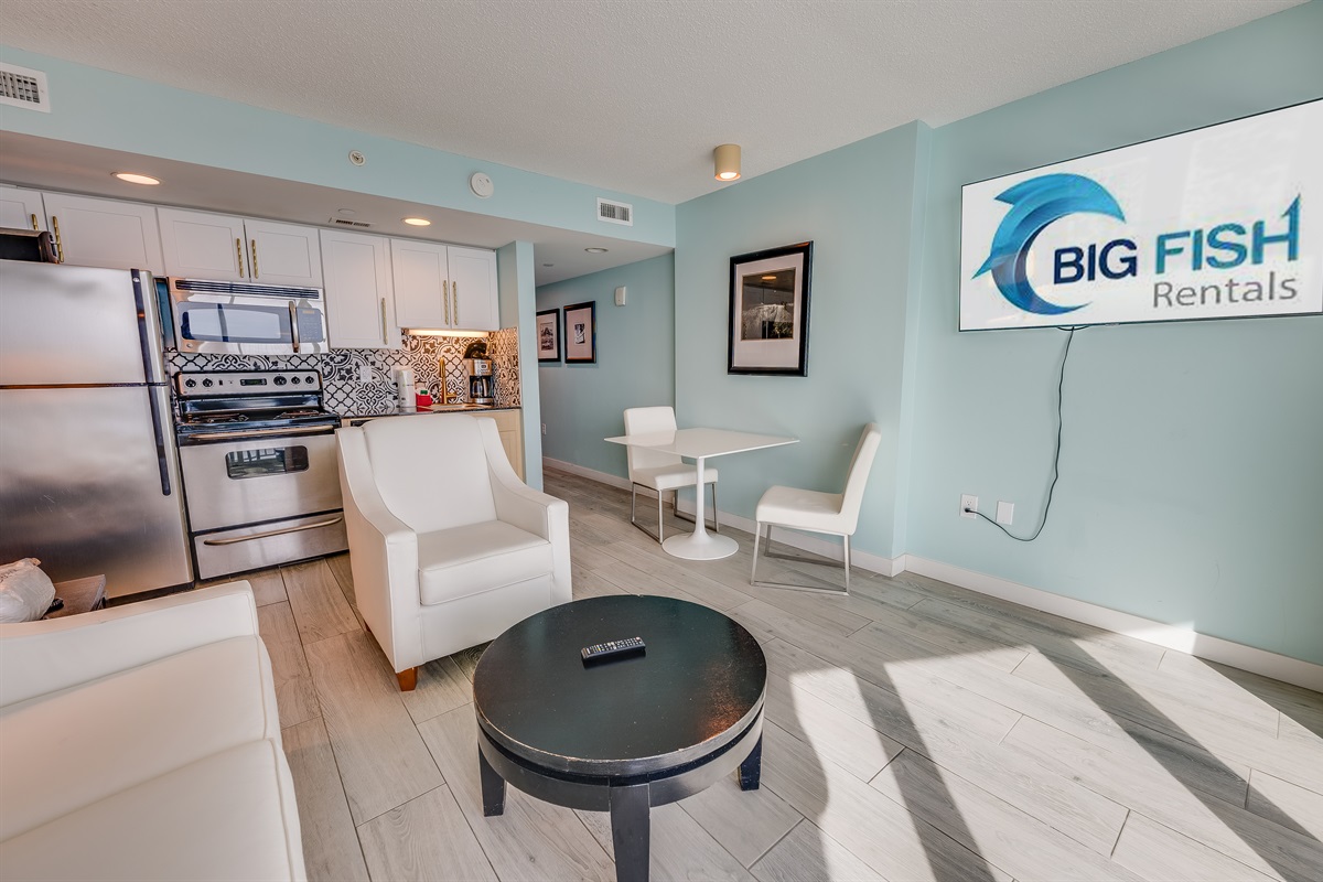 Amazing Living Room with Stunning Views🌊☀️