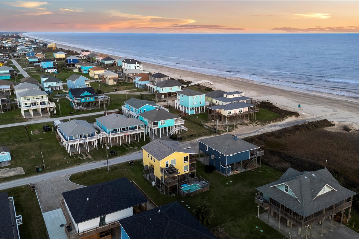 d051e98eb5c54db2ae6a5cba220ec538 Large | Beachhouse | Texas | TX | Vacation Homes | Galveston | Crystal Beach | Kokomo | Breezy Days | Beachfront Elegance | Sunrise Serenity | Southern Sands Property Management, LLC