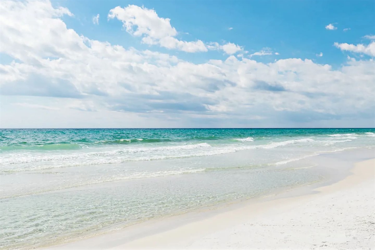 Just a 10-minute stroll to  turquoise waters of Blue Mountain Beach!  This pristine 30A shoreline is perfect for fishing and dolphin spotting  from the white sand. Join the locals and head back to the shore for an unforgettable 30A sunset. 