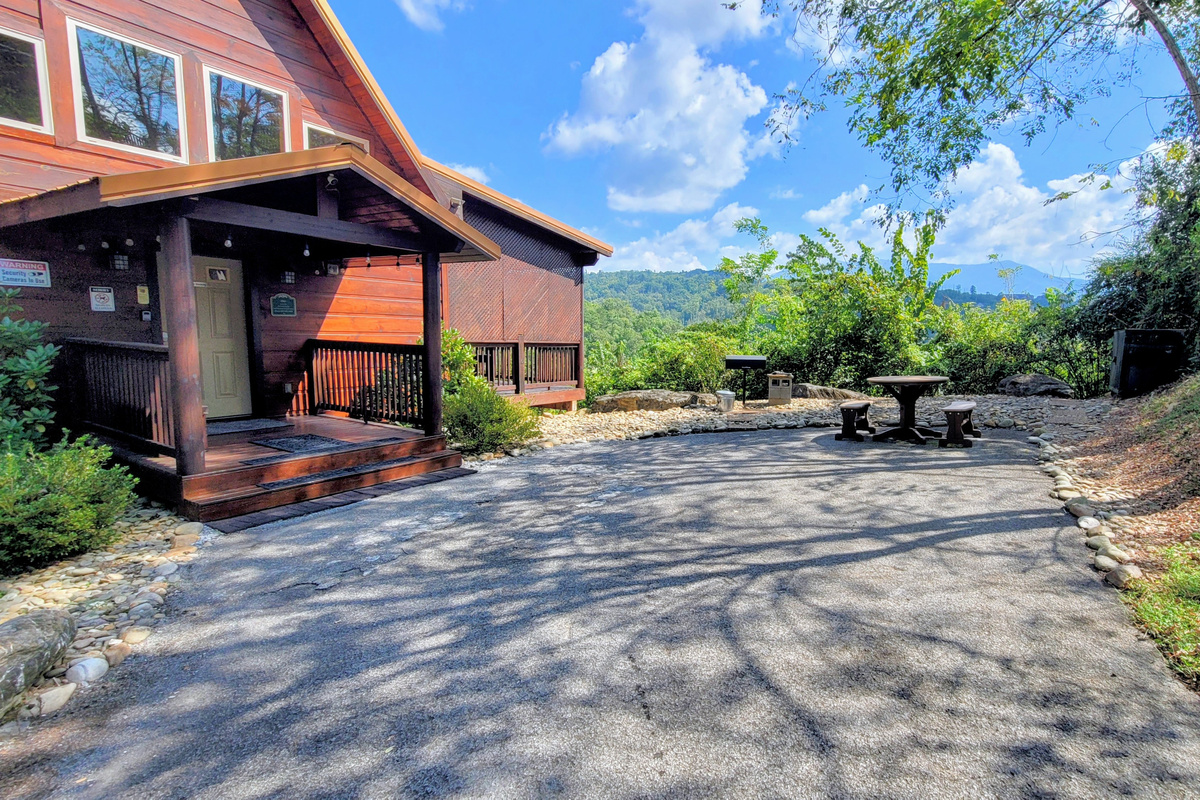 Private picnic & grill area just outside cabin