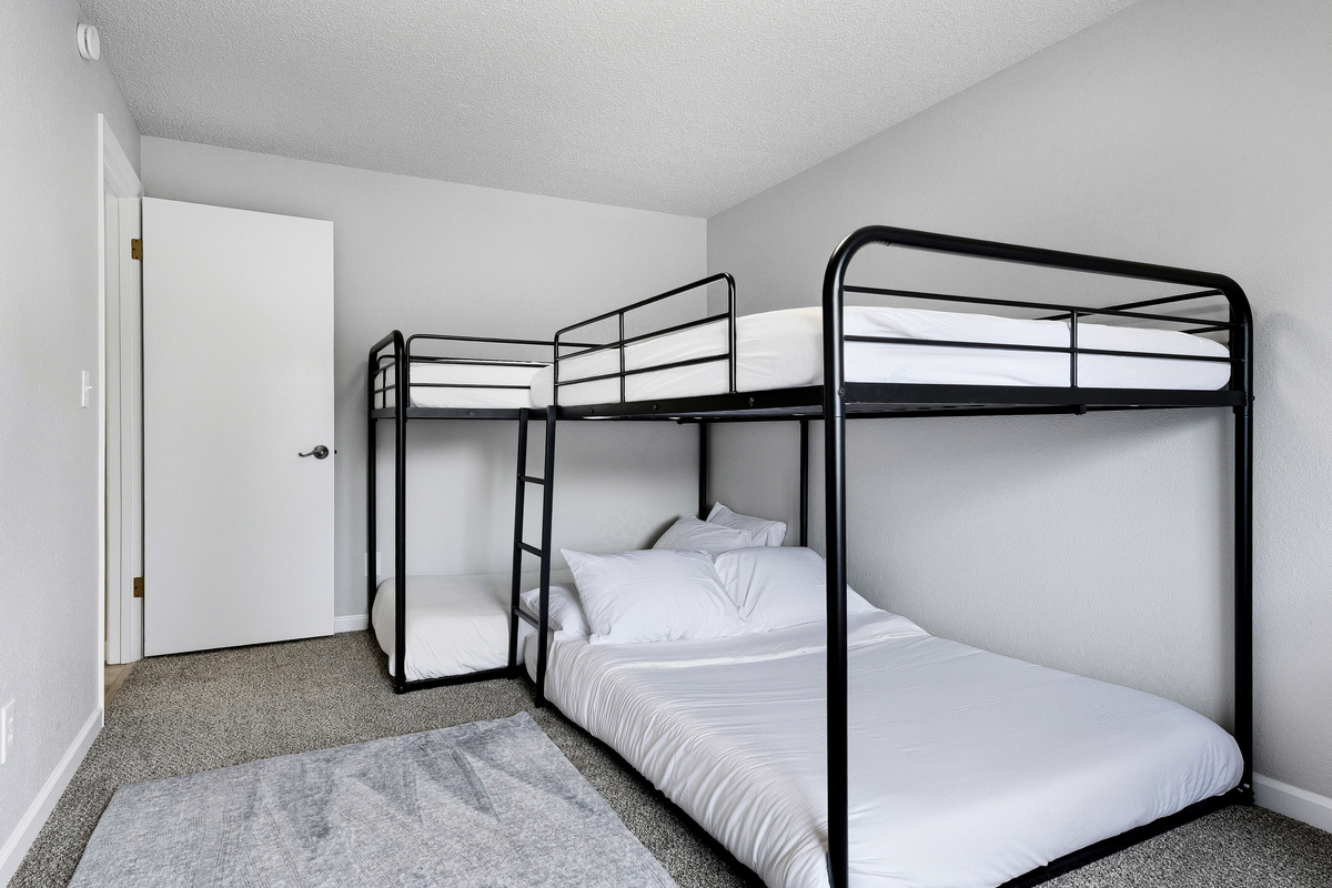 Bunk room - twin over twin bunk and full over full bunk. Top bunks are for children only. Bedding only provided for bottom bunks. If you wish to use top bunks please bring twin or full sheets or sleeping bags