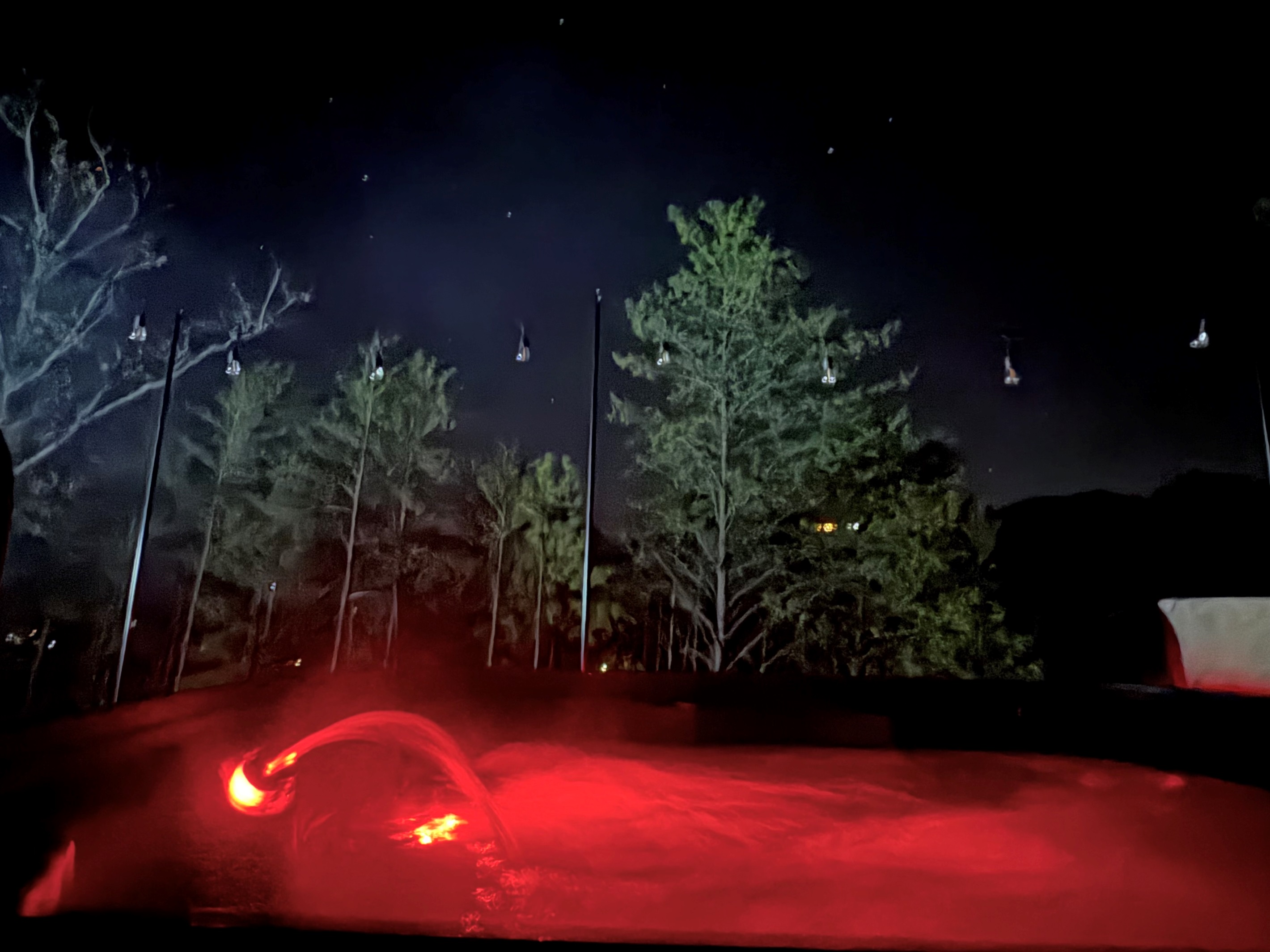 Hot Tub  under the stars - House Amenities