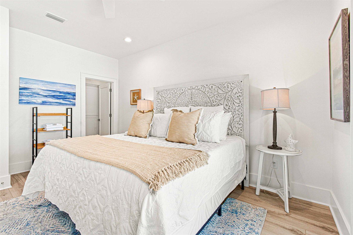 Large, peaceful, expertly decorated. King beds in three bedrooms, all ensuite bathrooms for ultimate privacy.