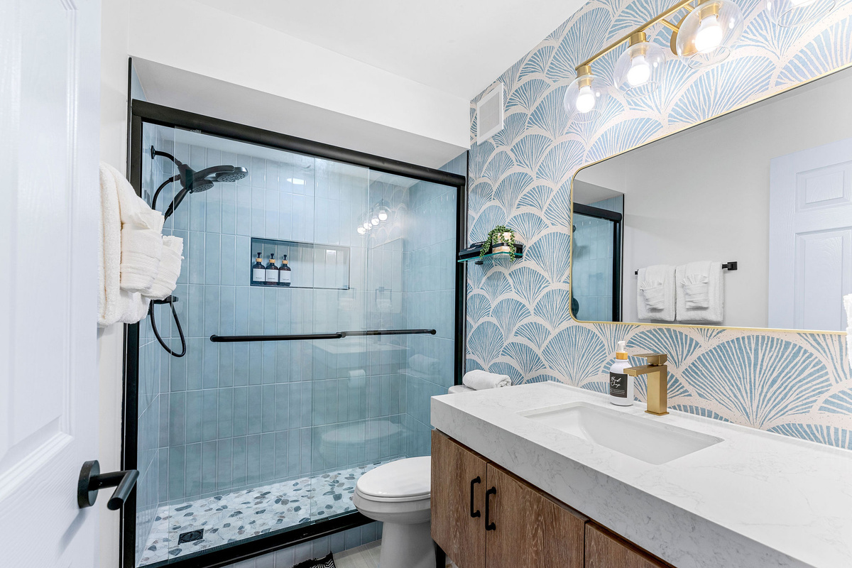 Refresh after a busy day under the new showerhead. We provide complimentary shampoo, conditioner, and body wash to lighten your luggage.