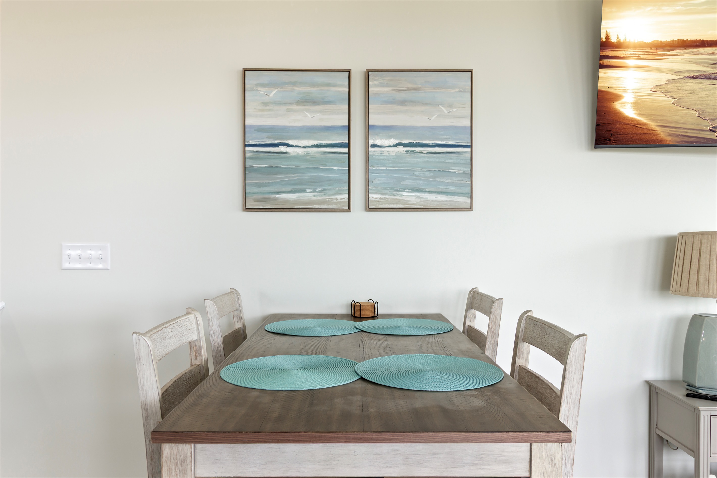 Table seating for 4 as well as kitchen bar seating for 4