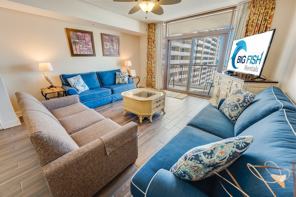 Amazing Living Room with Stunning Views🌊☀️