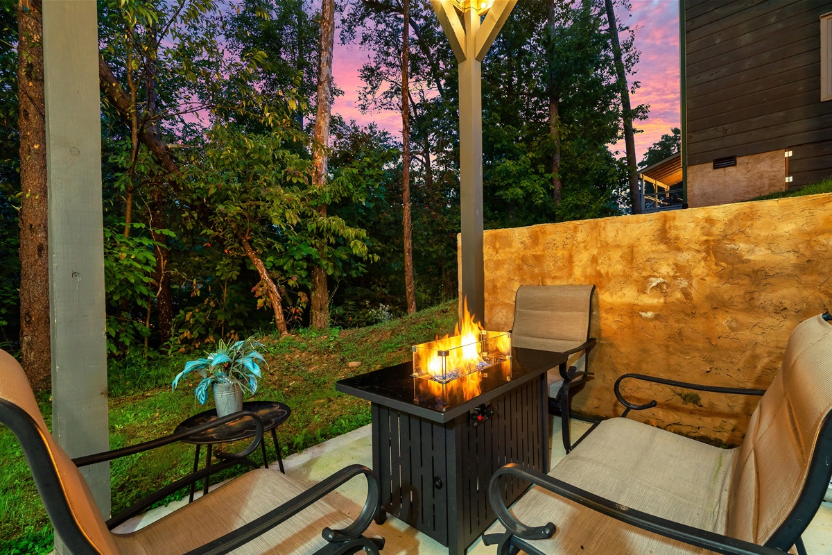 Outdoor Gas Firepit on Lower Level