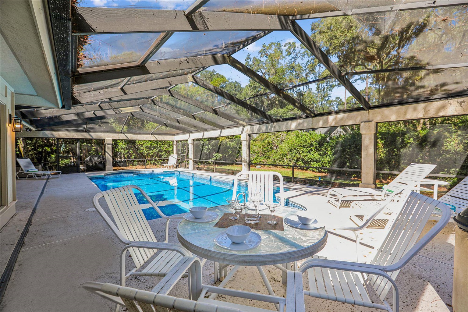 Enjoy dining pool side bug free!