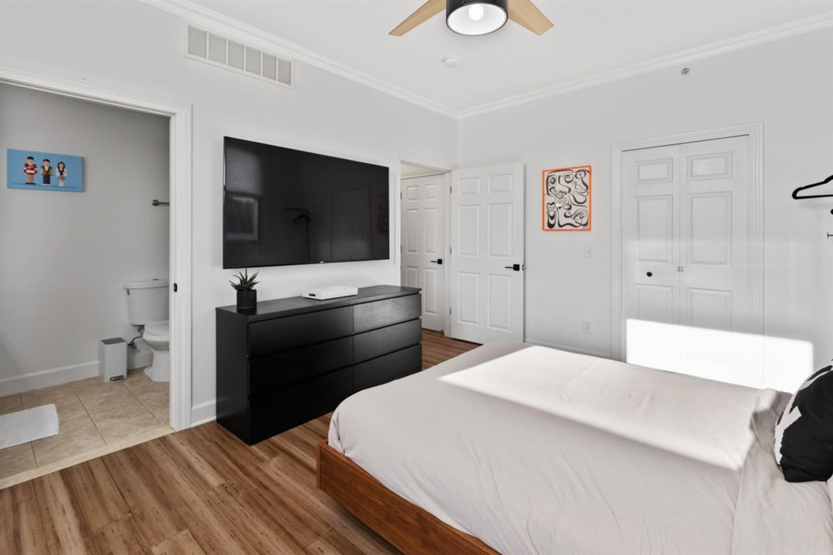 "Fantastic stay! Beautiful place, comfortable beds, great showers, and perfectly clean." - Anne, 5 Star Review