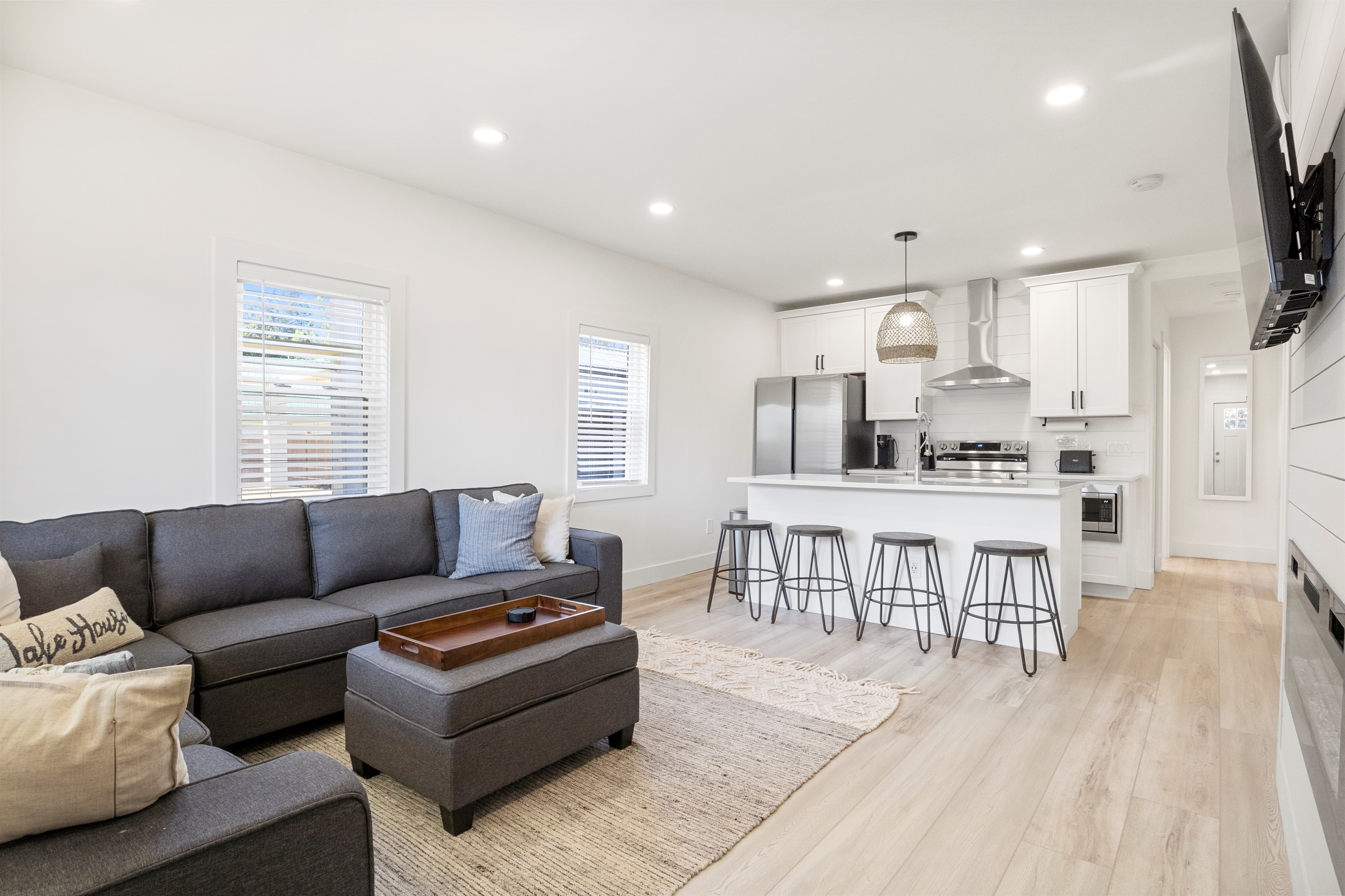 Living Room/Kitchen Open Floorplan. No Dining Table