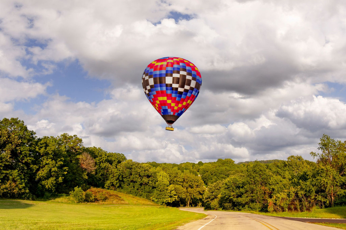 Galena on the Fly offers Hot Air Balloon rides (generally May - October)