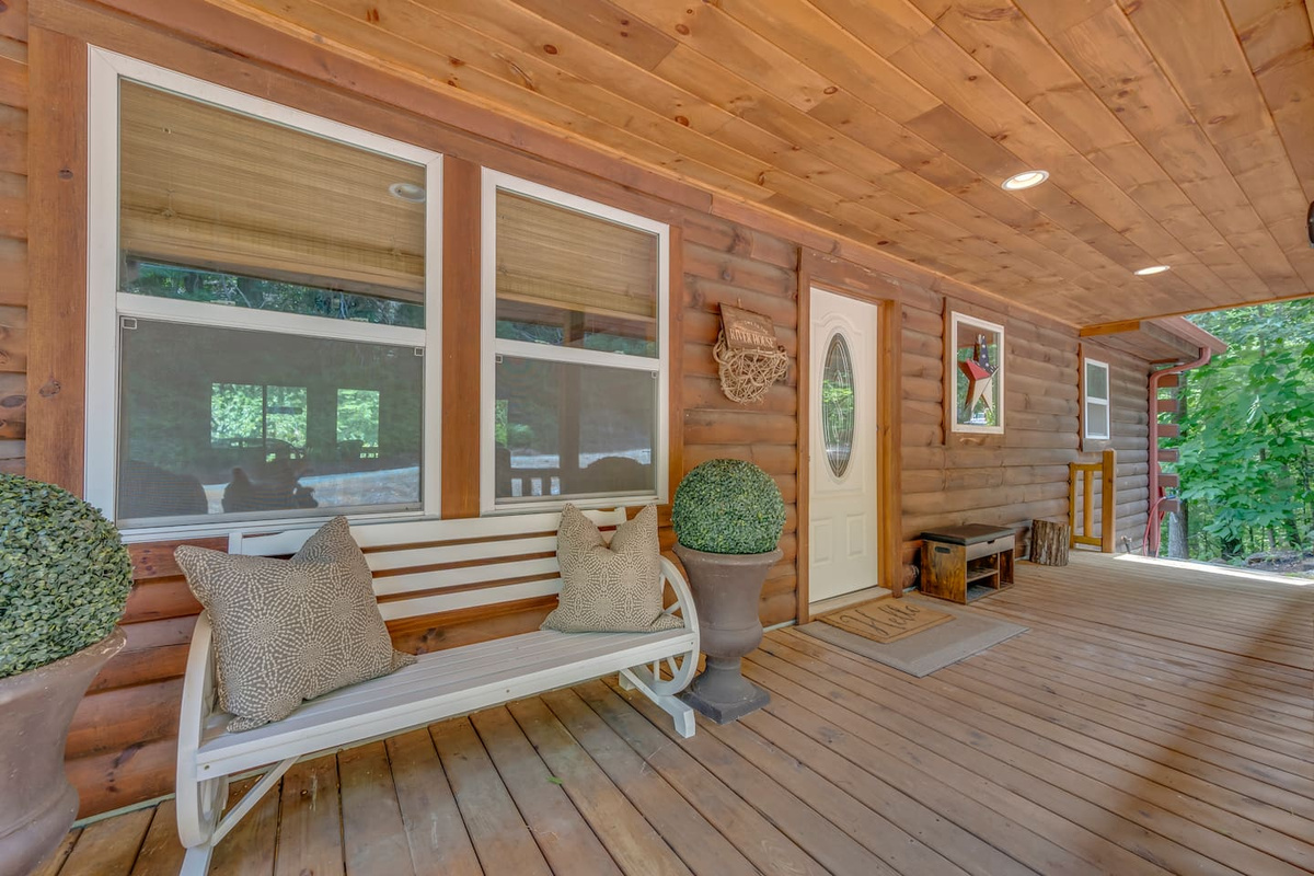 Front porch entering the cabin