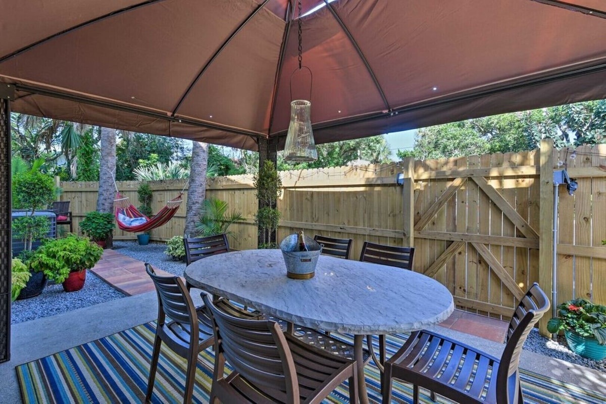 Private Fenced Side Yard with Dining Table