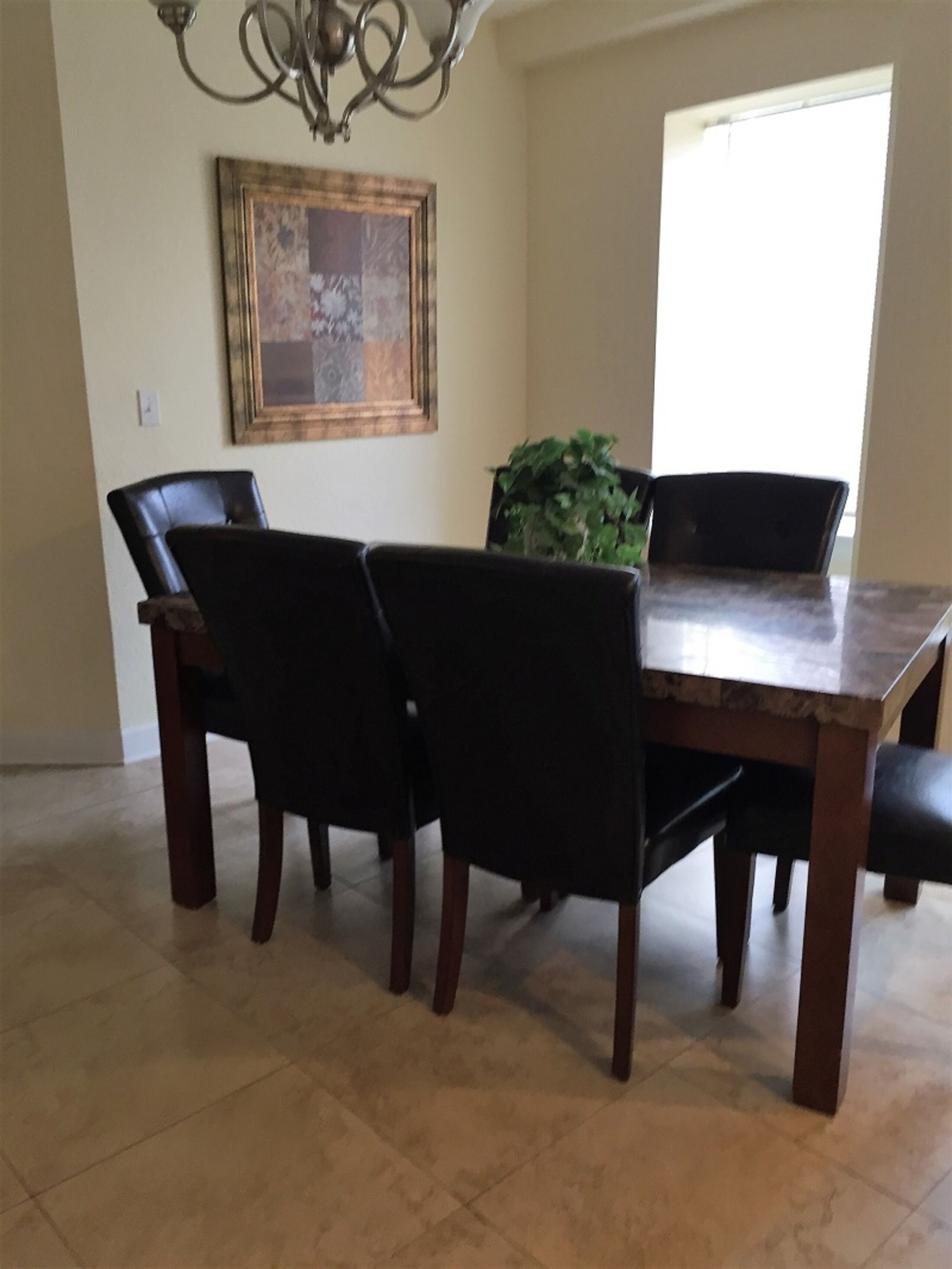 Dining area off kitchen