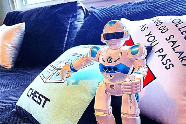 Howie SHOG's team decorated with Monopoly pillows. 