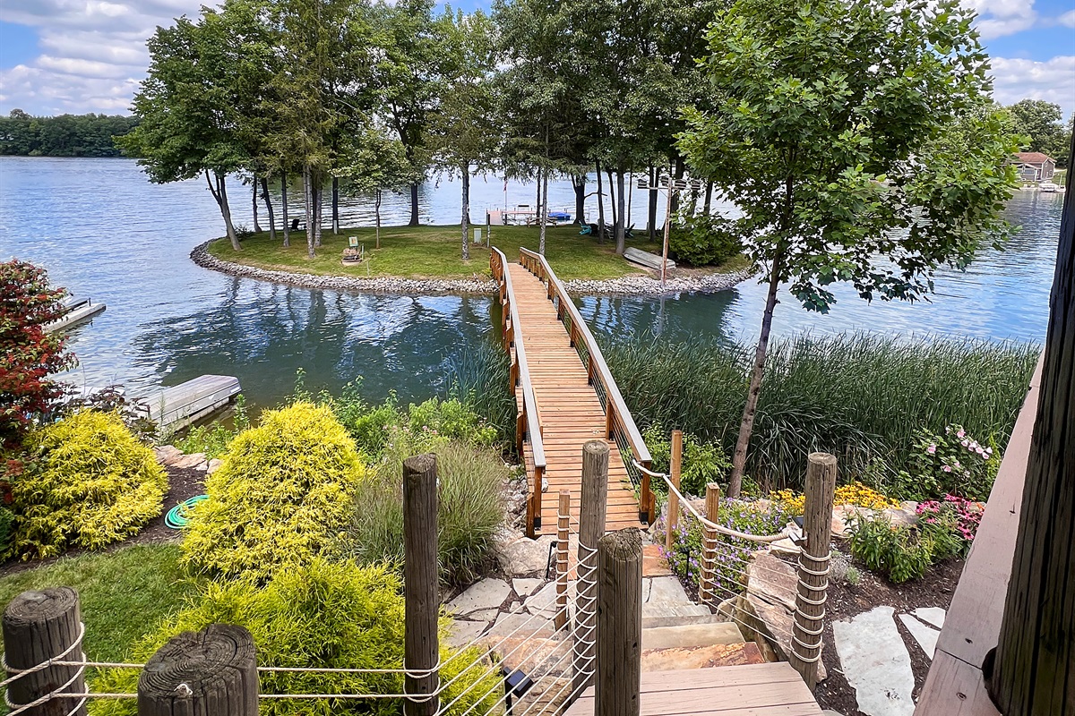 Steps down to Island