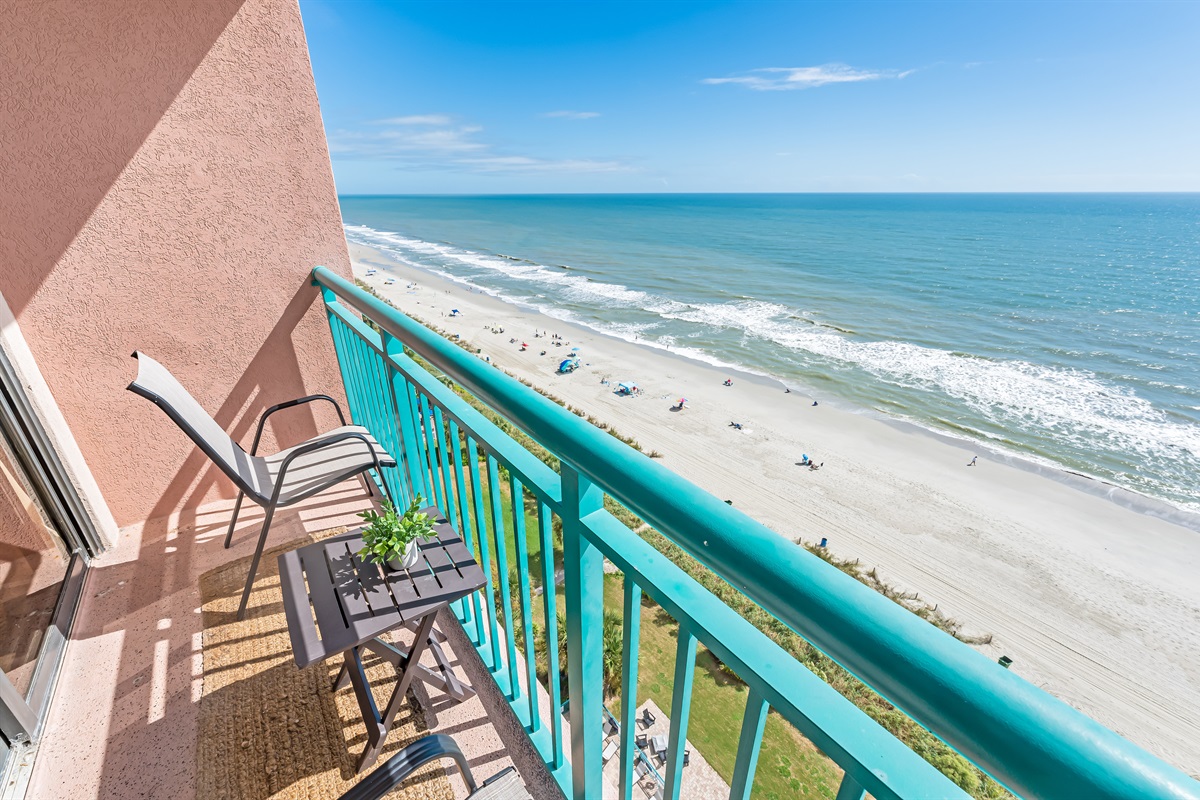 Balcony with Amazing Views of the Ocean🌊☀️