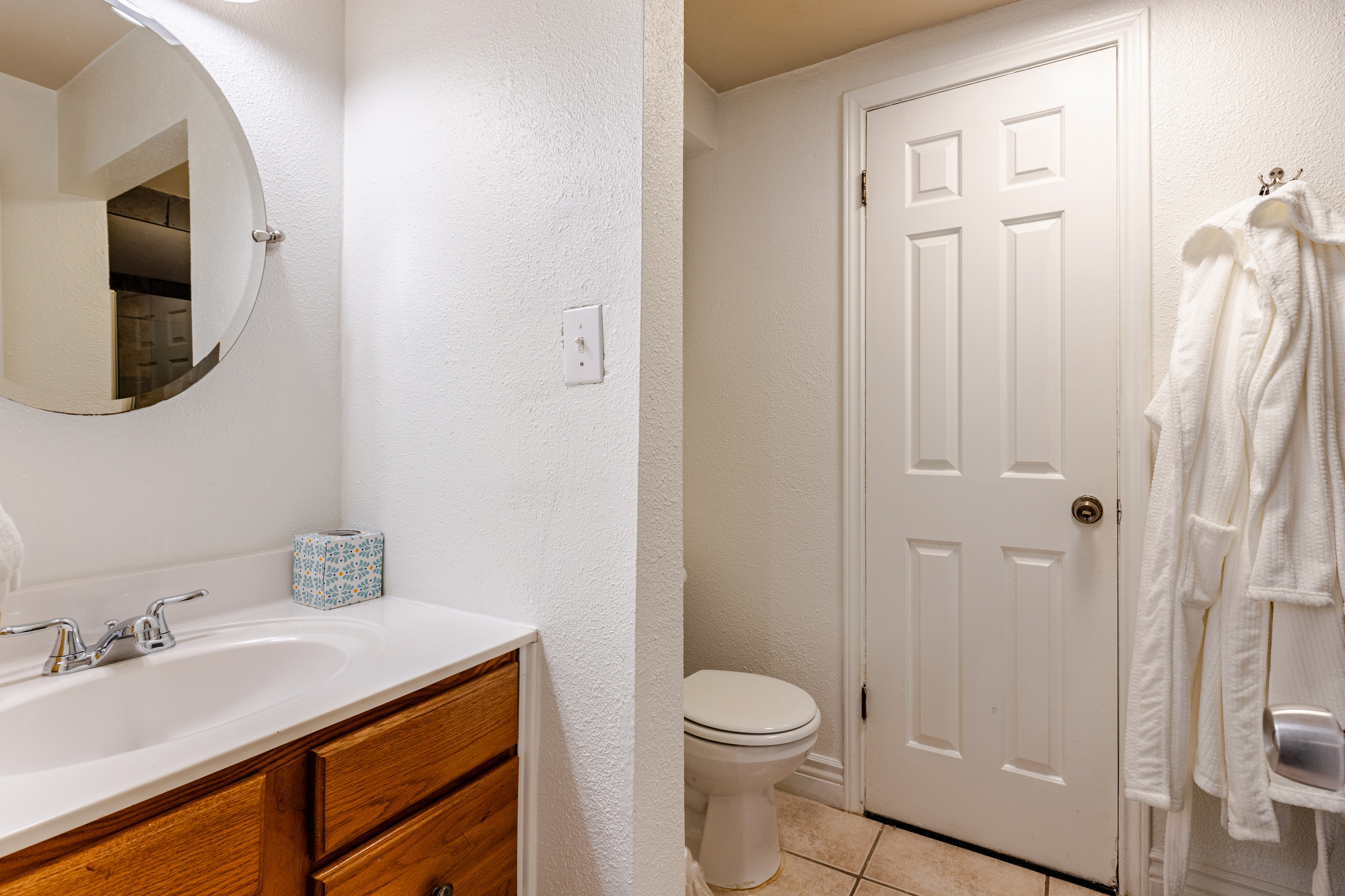 Bright and inviting with stylish finishes, perfect for a refreshing escape!