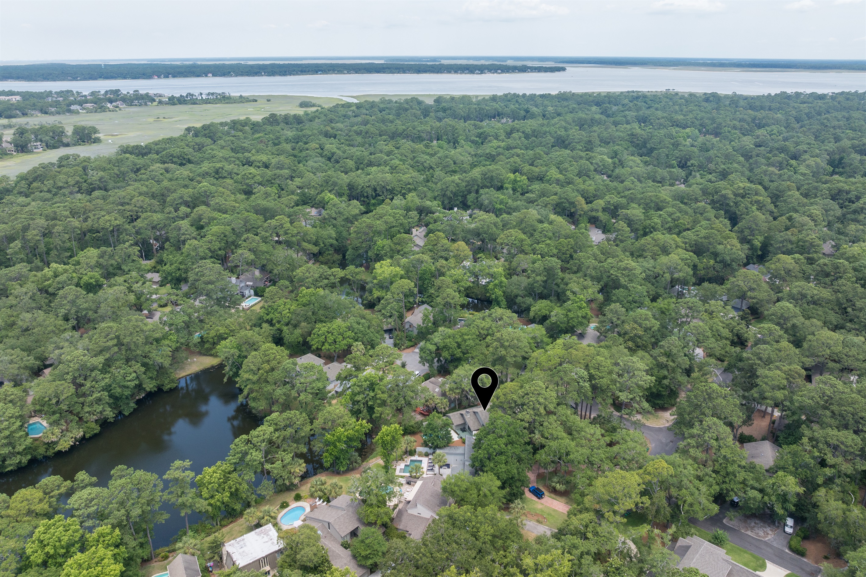 Baynard Cove to the left, with Calibogue Cay at the top
