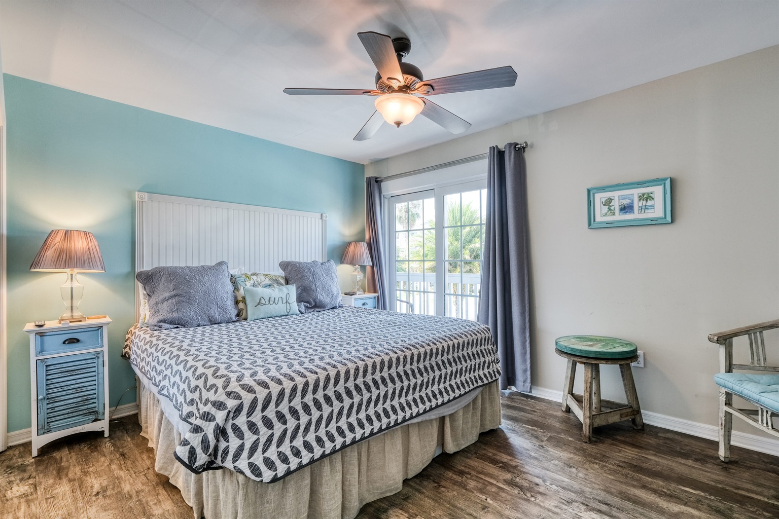 Bedroom with King size bed