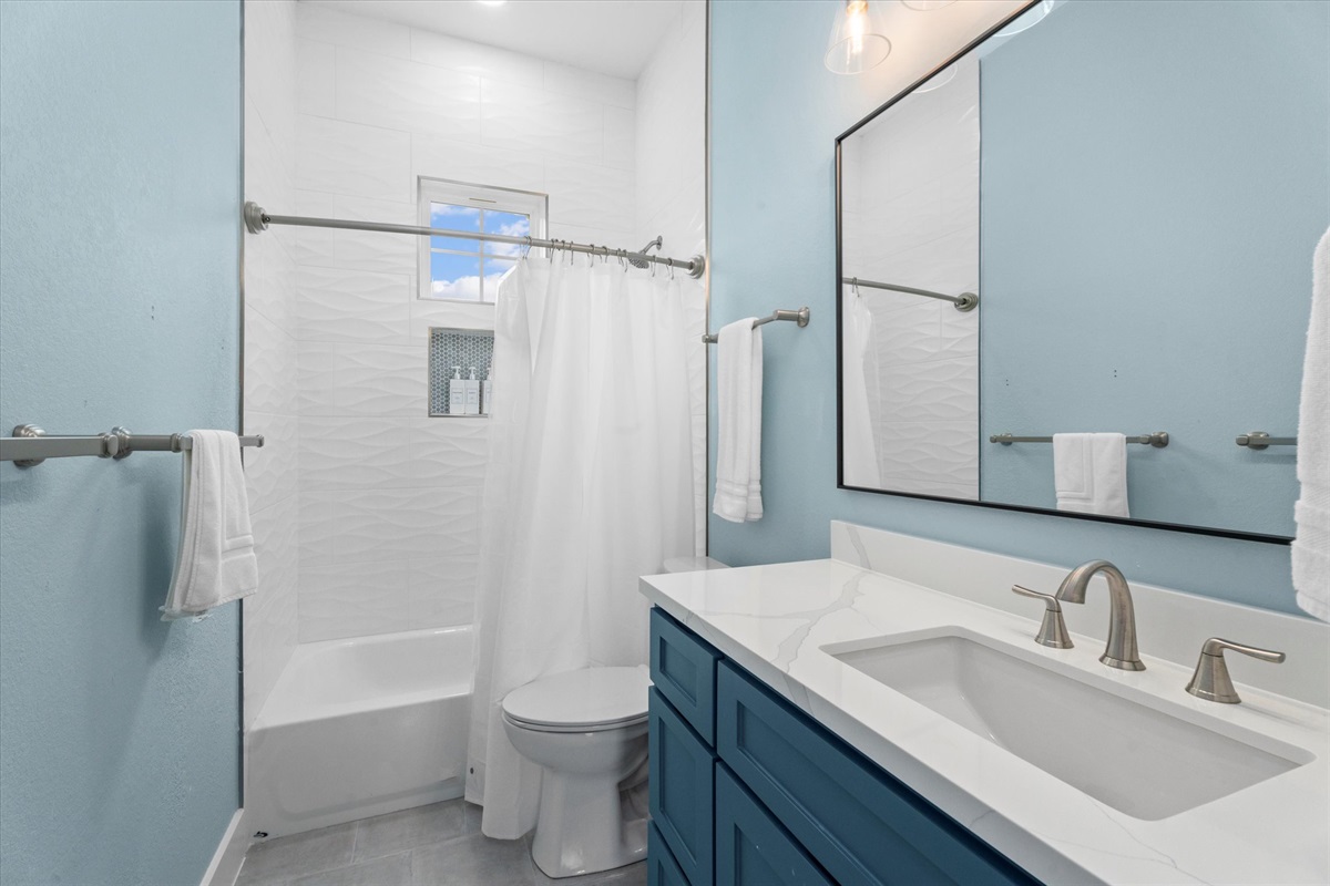 d0b6c8d598f0488bbd99158ceded36f8 Large | Beachhouse | Texas | TX | Vacation Homes | Galveston | Crystal Beach | Kokomo | Breezy Days | Beachfront Elegance | Sunrise Serenity | Southern Sands Property Management, LLC