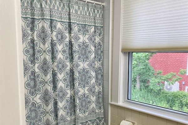 Third bedroom full bath