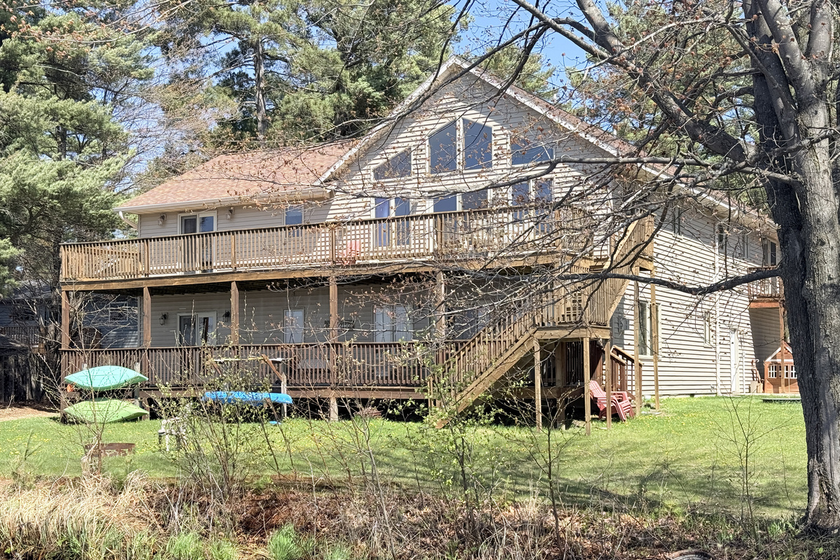 Exterior - Lakeside View of Home