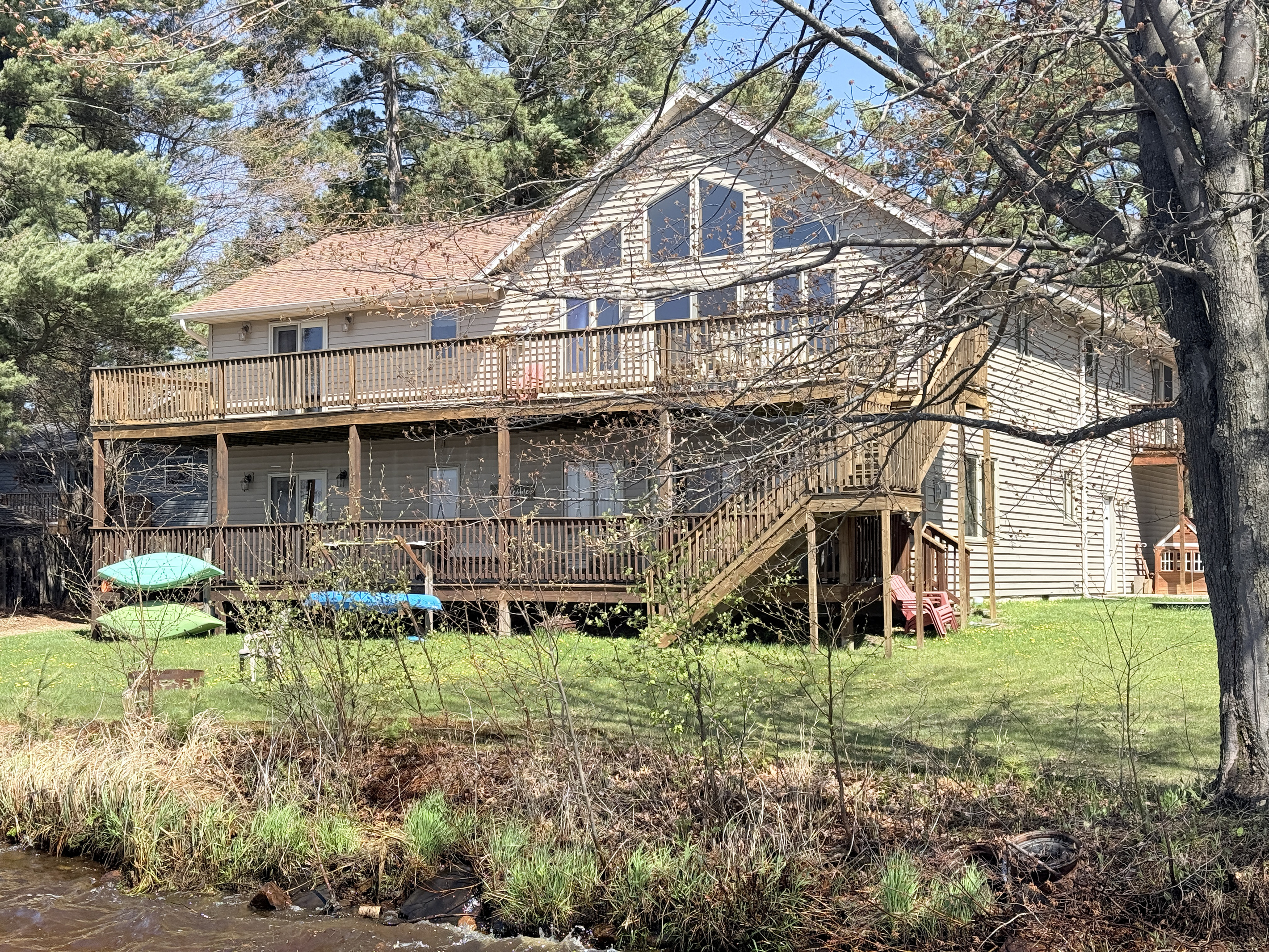 Exterior - Lakeside View of Home