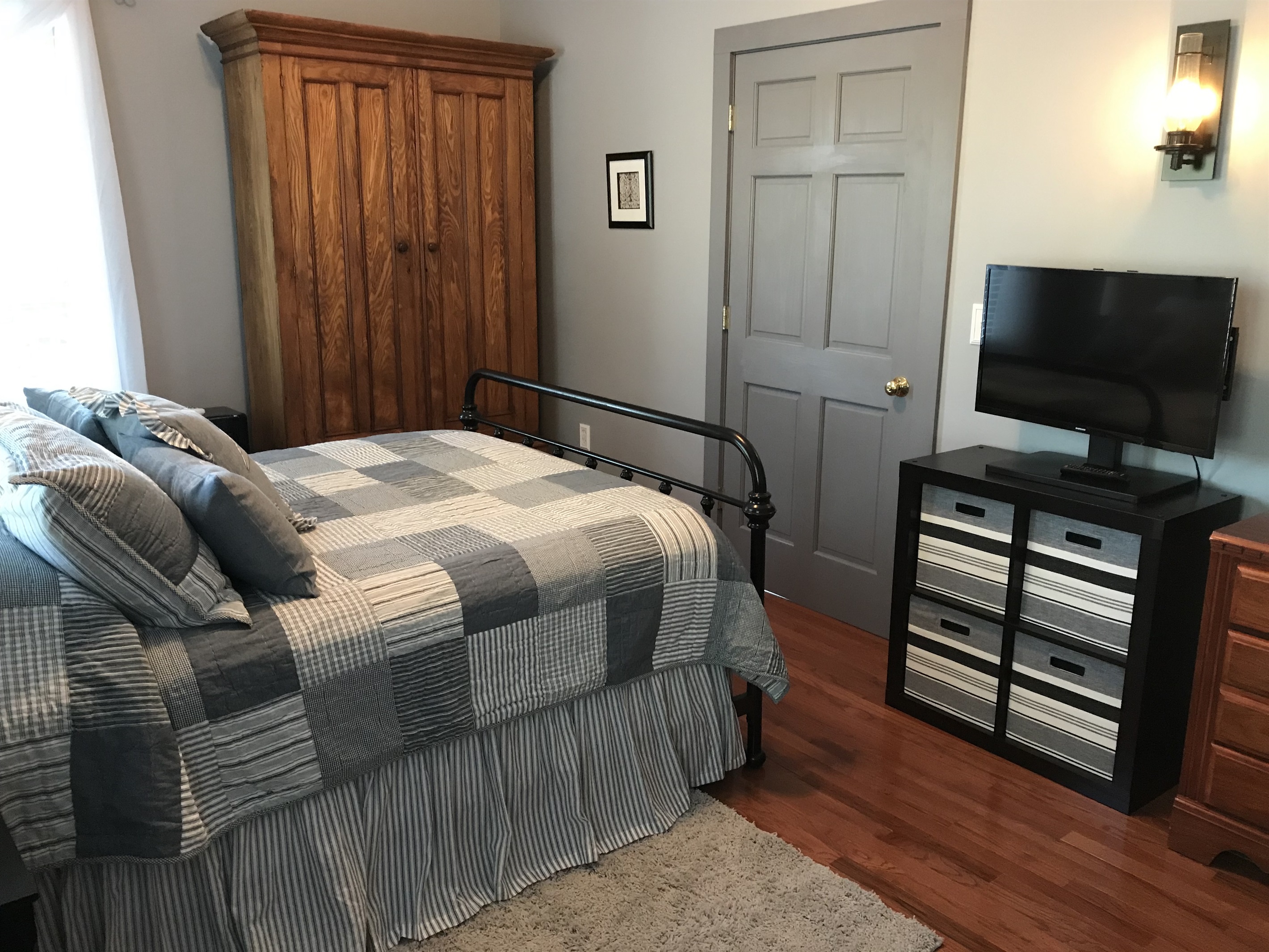 Queen bedroom on 1st floor