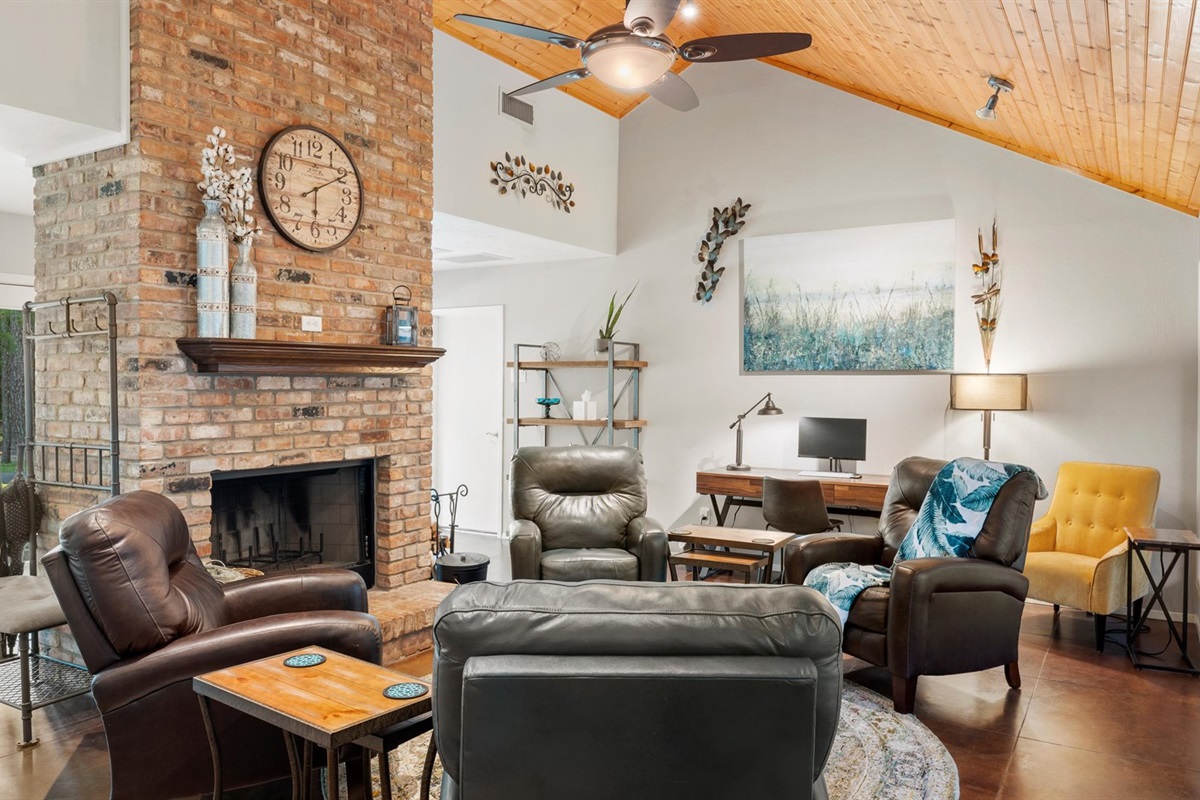 The lobby is a warm, welcoming space perfect for relaxing or catching up with family and friends. It includes soft blankets, comfy seating, and Bluetooth speakers for your favorite tunes.