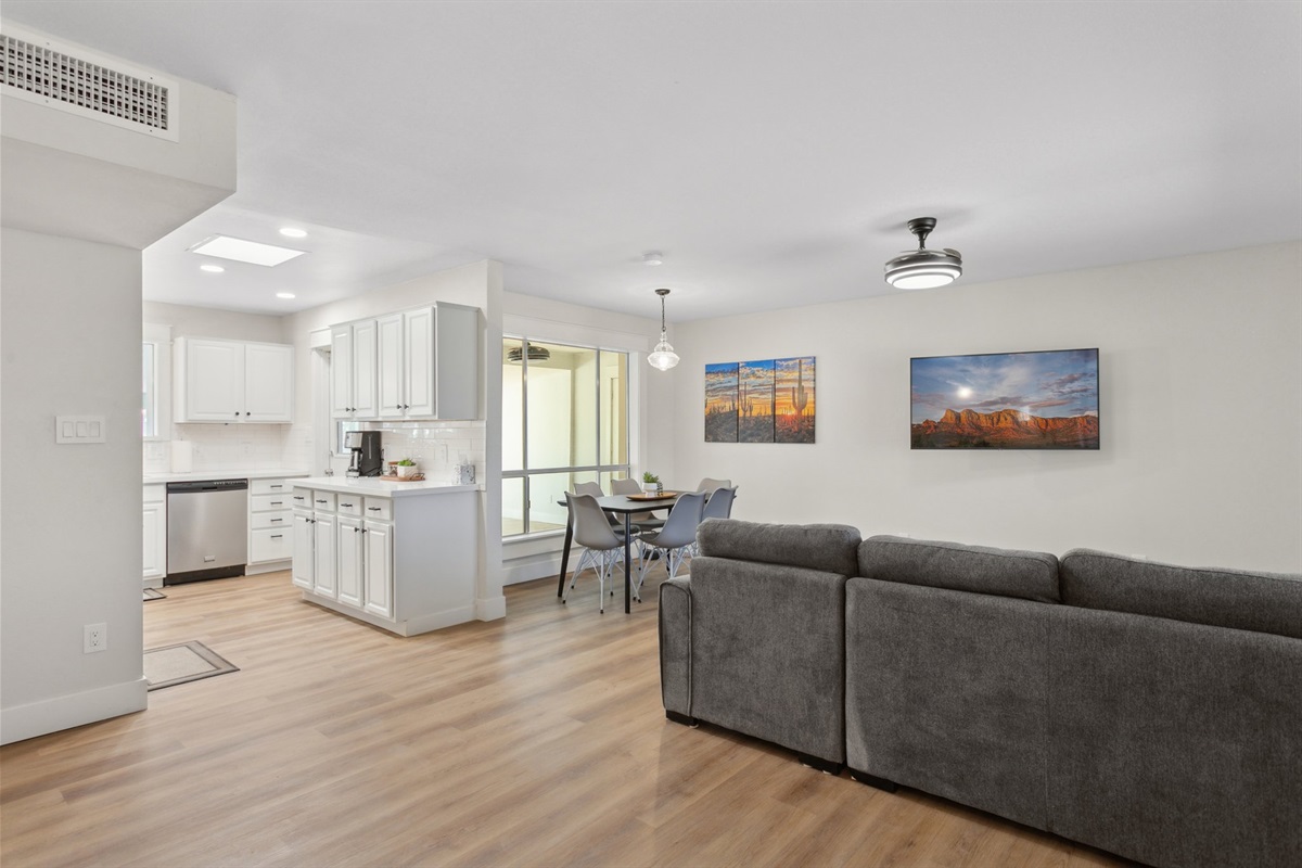 Bright & Modern 2BR/1BA – Sun City Escape — Bright & Modern 2BR/1BA – Sun City Escape, Sun City, Arizona — photo 8