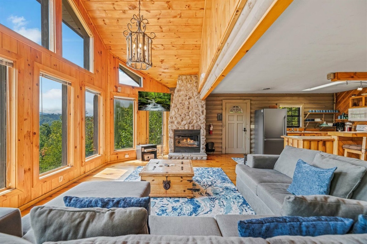 SUMMER FAMILY ROOM VIEW