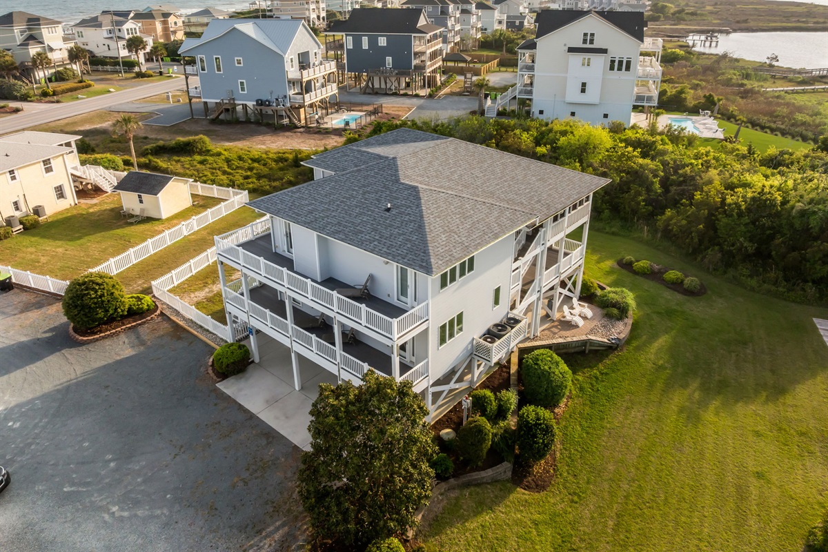 Fully fenced yard&mdash;ideal for families and pets to enjoy outdoor space safely