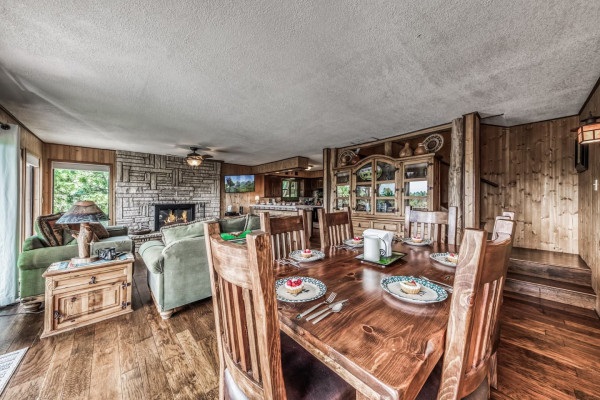 Enjoy a seamless flow between the dining area and living room, where you can dine, relax, and take in the beautiful views for a perfect stay.