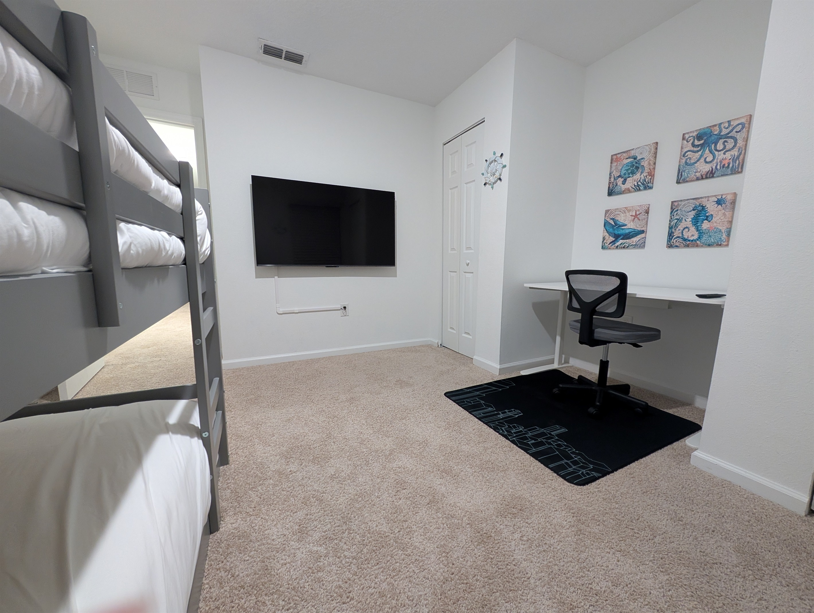 Comfy 3BR Jax Townhome w/ King Bed 6