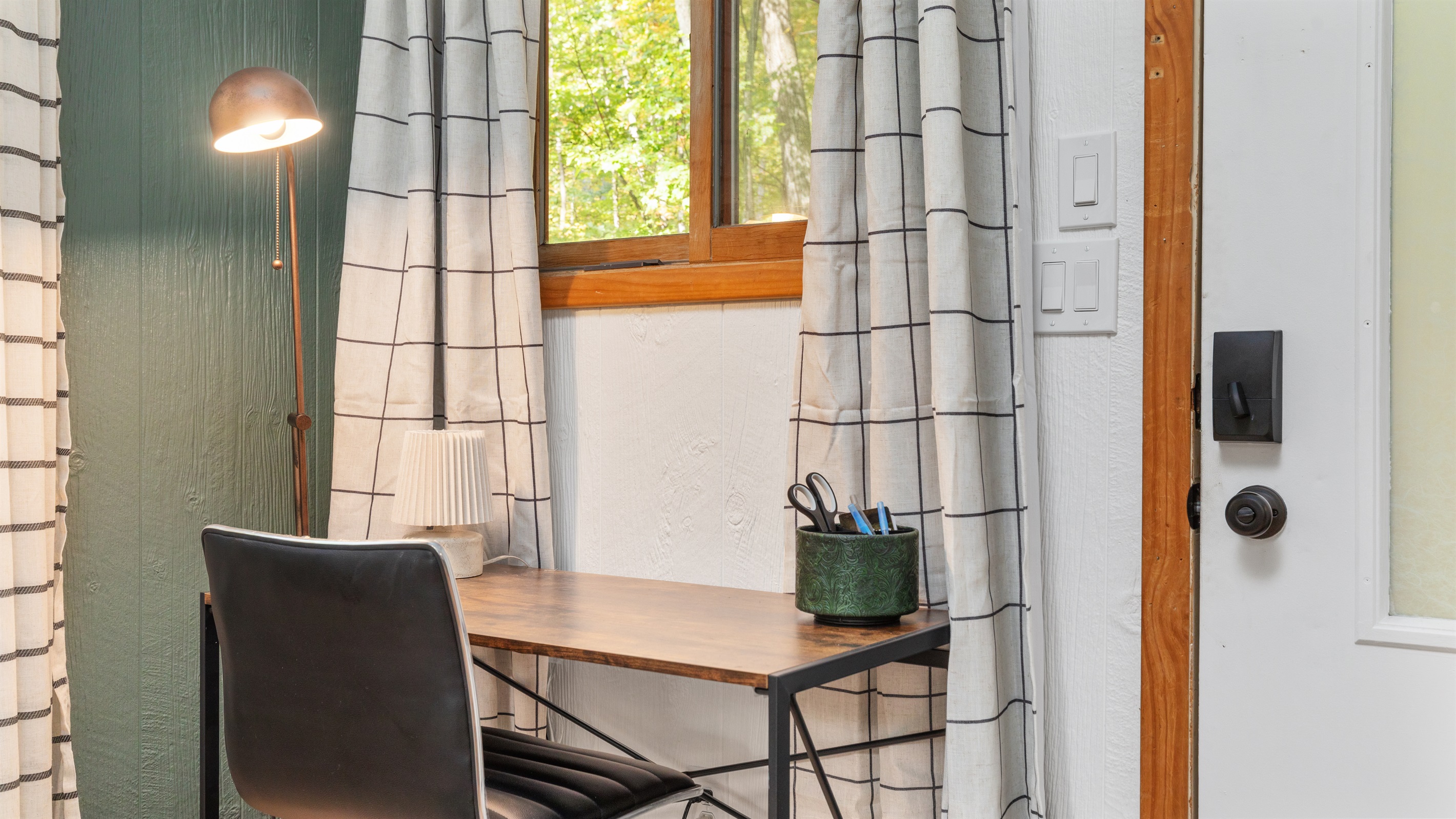 Dedicated workspace—perfect for catching up on emails or working remotely in comfort
