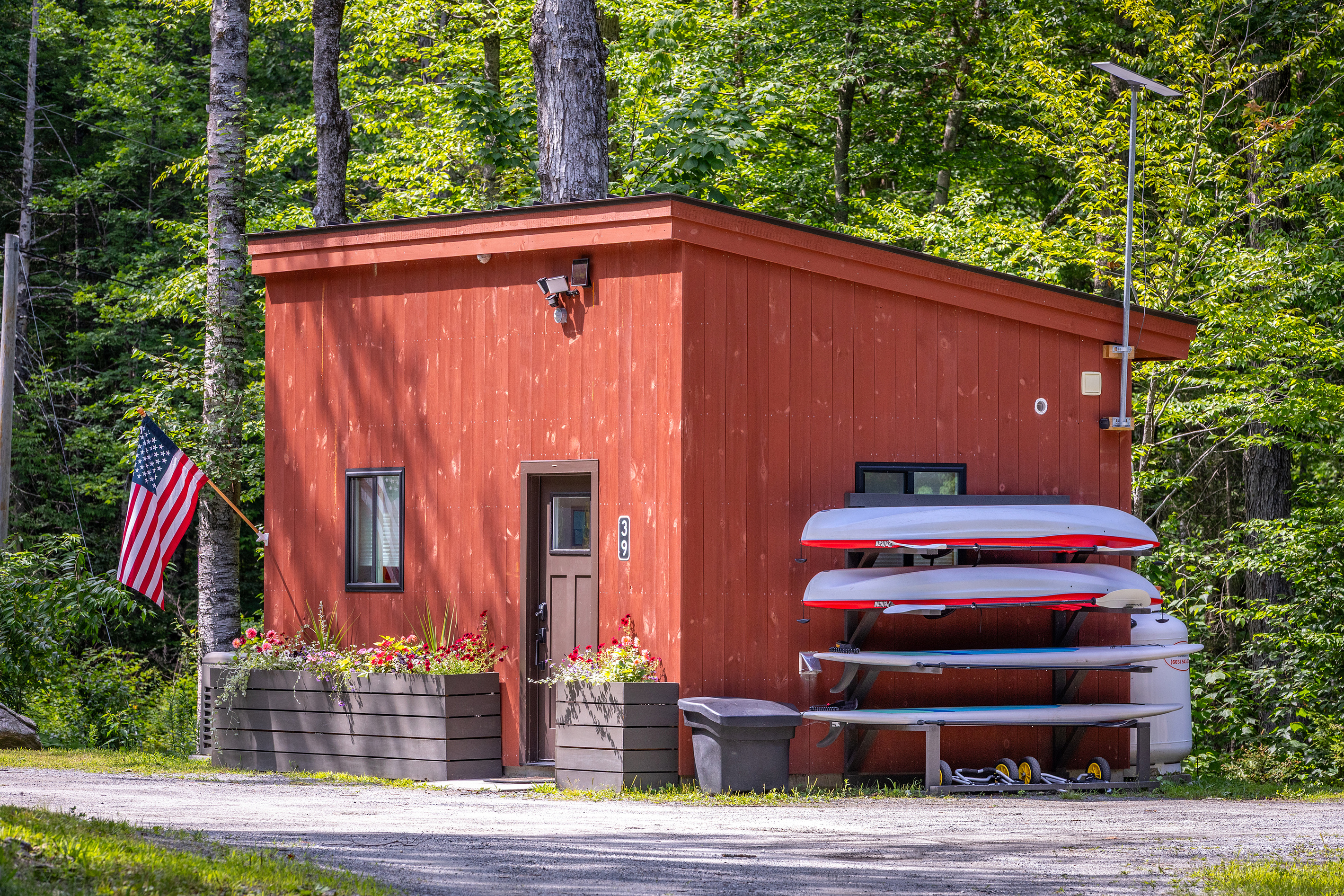 Enjoy our complimentary kayaks and paddleboards on Knapp Pond