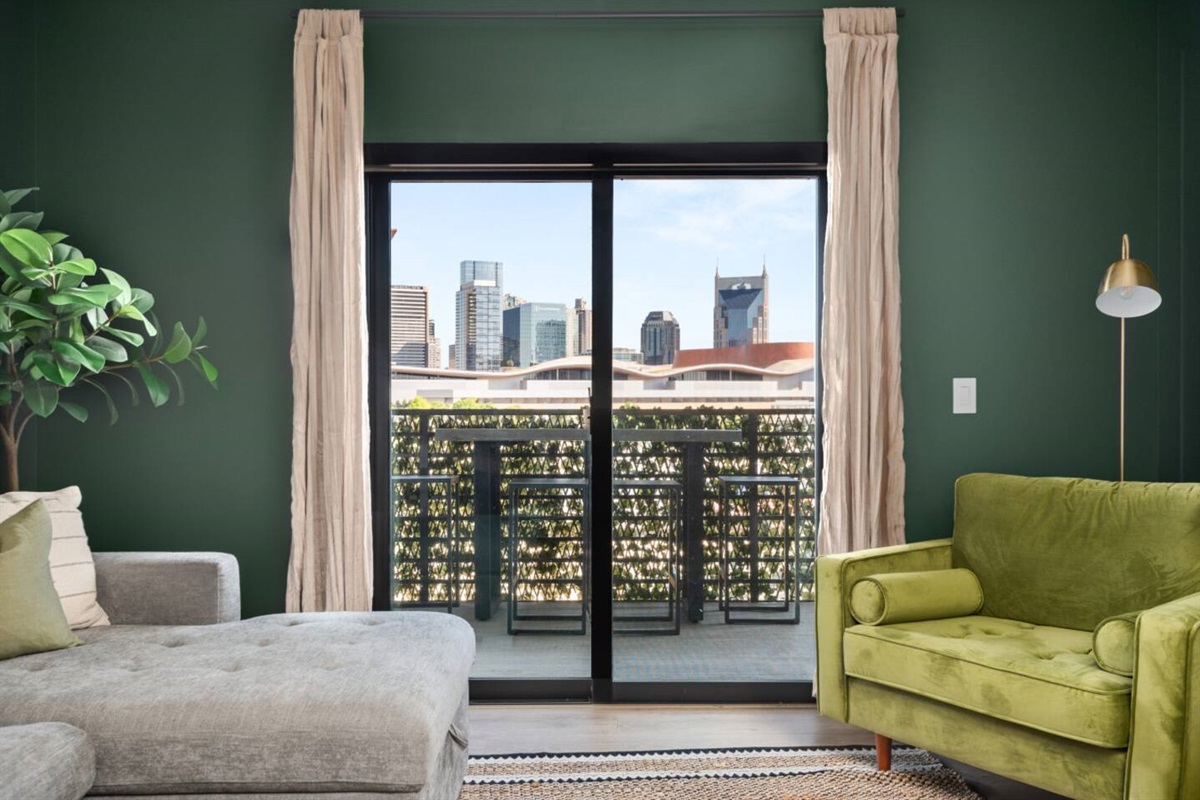 635_7th_Ave_S_306_reshoot_08