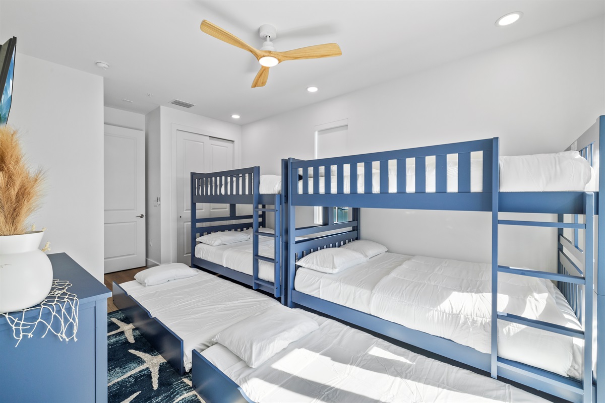 Both bunk rooms have pull out twins so that nobody is short on a bed