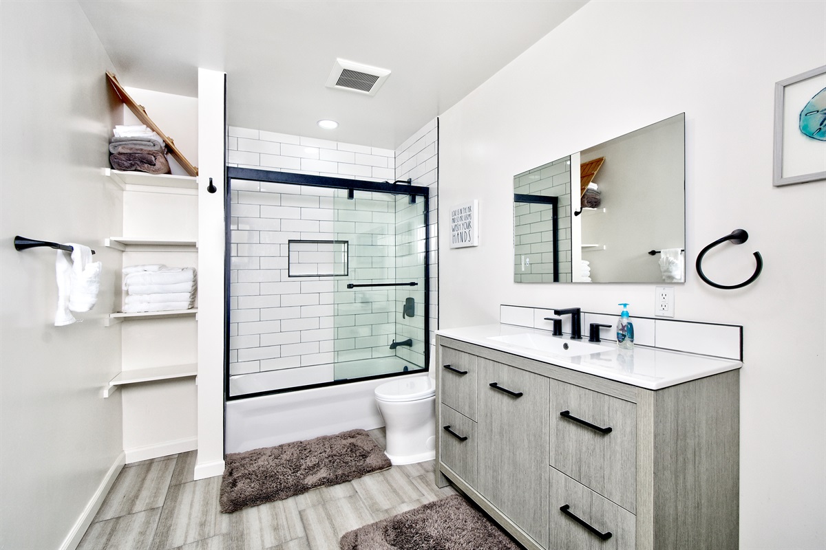 06-1362-shortridge-unit-a-bathroom-vanity-and-walk-in-shower